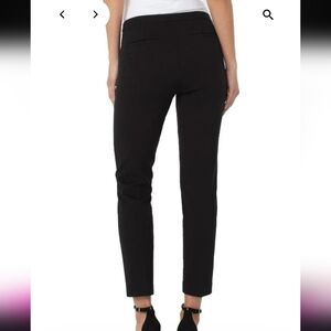 New W. By Wantable Madisom skinny crop black trousers pants. Women's size 10.